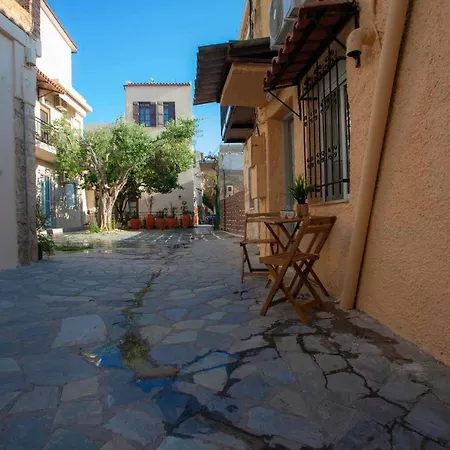 Johns House - Venetian Port Apartment *